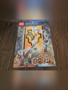 LEGO: Harry Potter – Hufflepuff House Banner #76412 NEW SEALED RETIRED. 